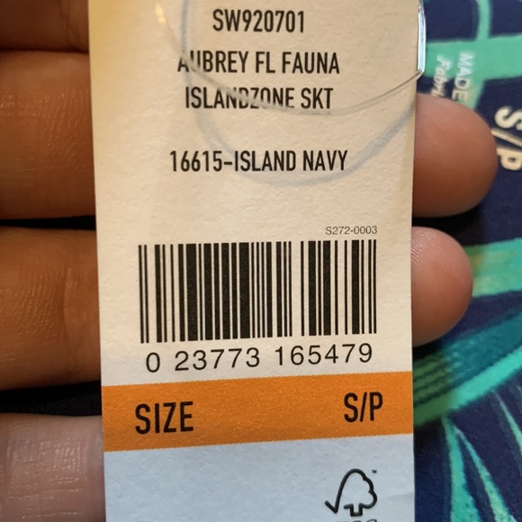 Womens skort. Size small. Never worn. - Picture 10 of 10